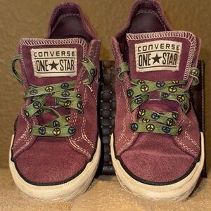 Vintage One Star Converse, Burgundy  shoes 61/2